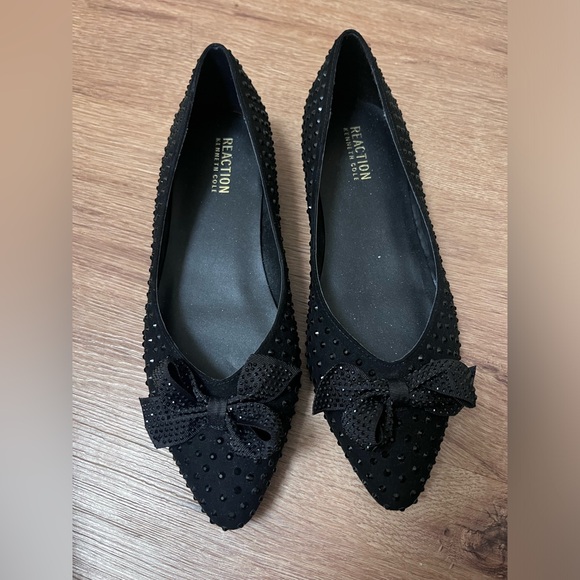 Kenneth Cole Reaction black embellished flats, size 7.5 - Picture 4 of 8